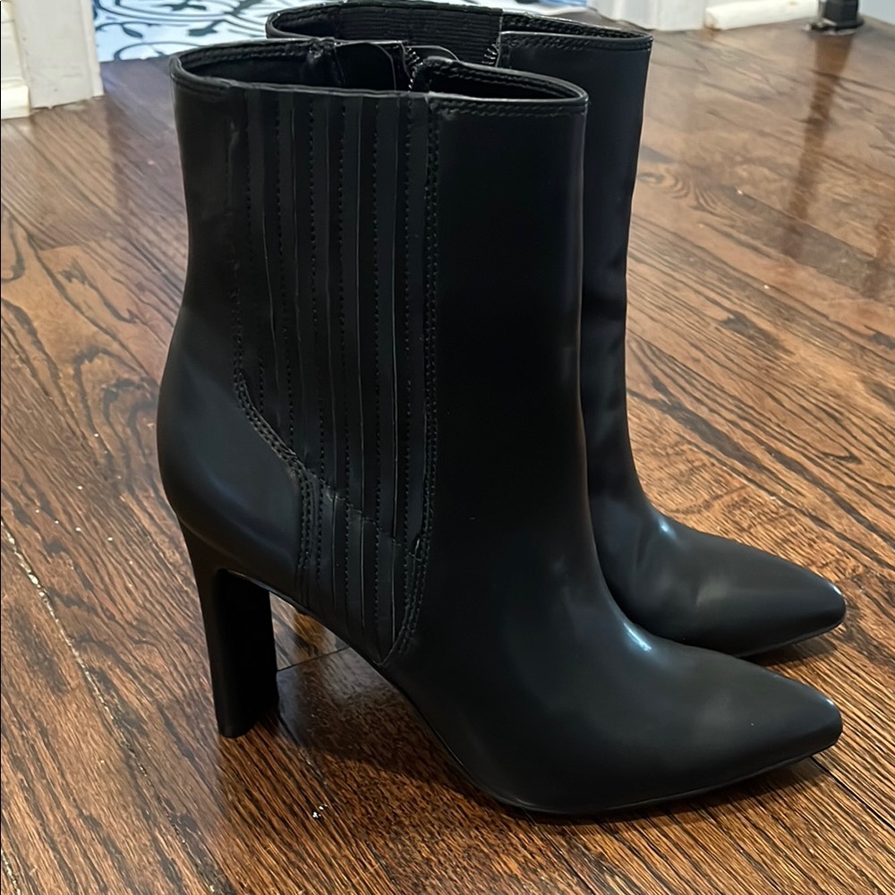 BCBGeneration Kalia boots size 8.5 NWT